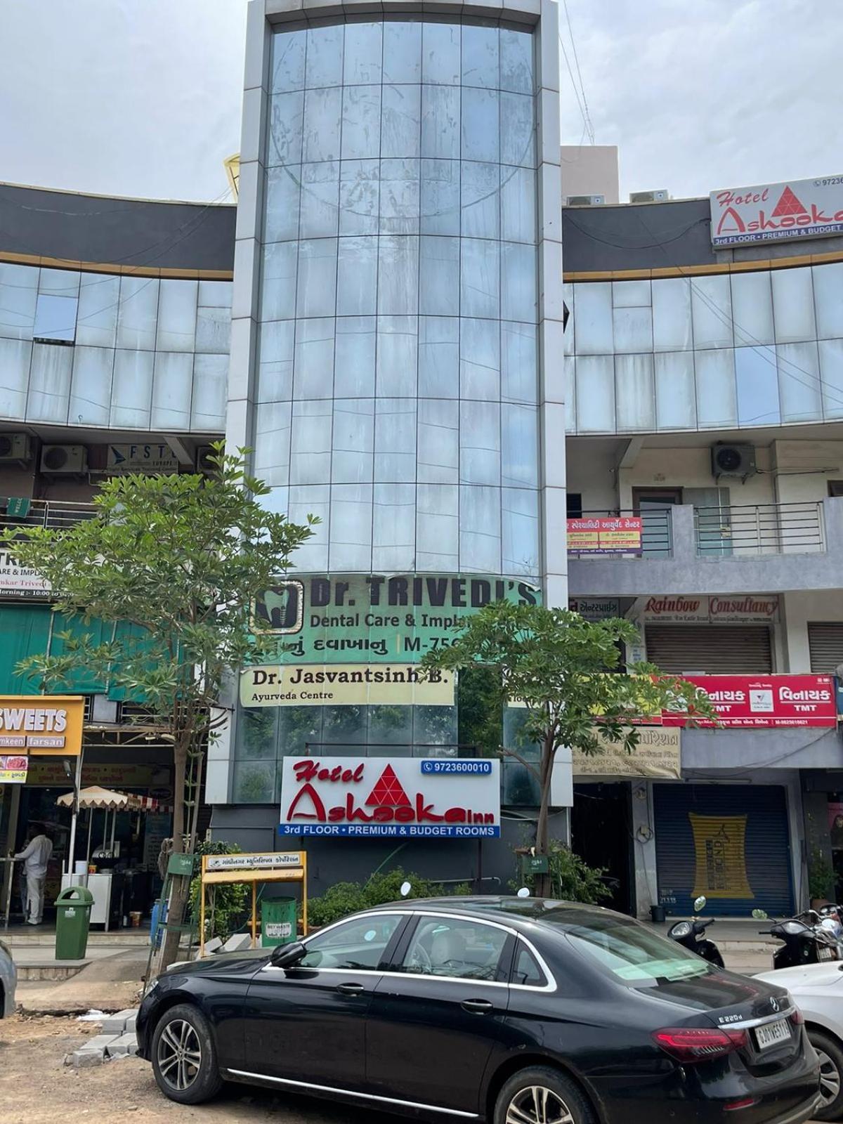 Hotel Ashooka Inn Gandhinagar Eksteriør billede