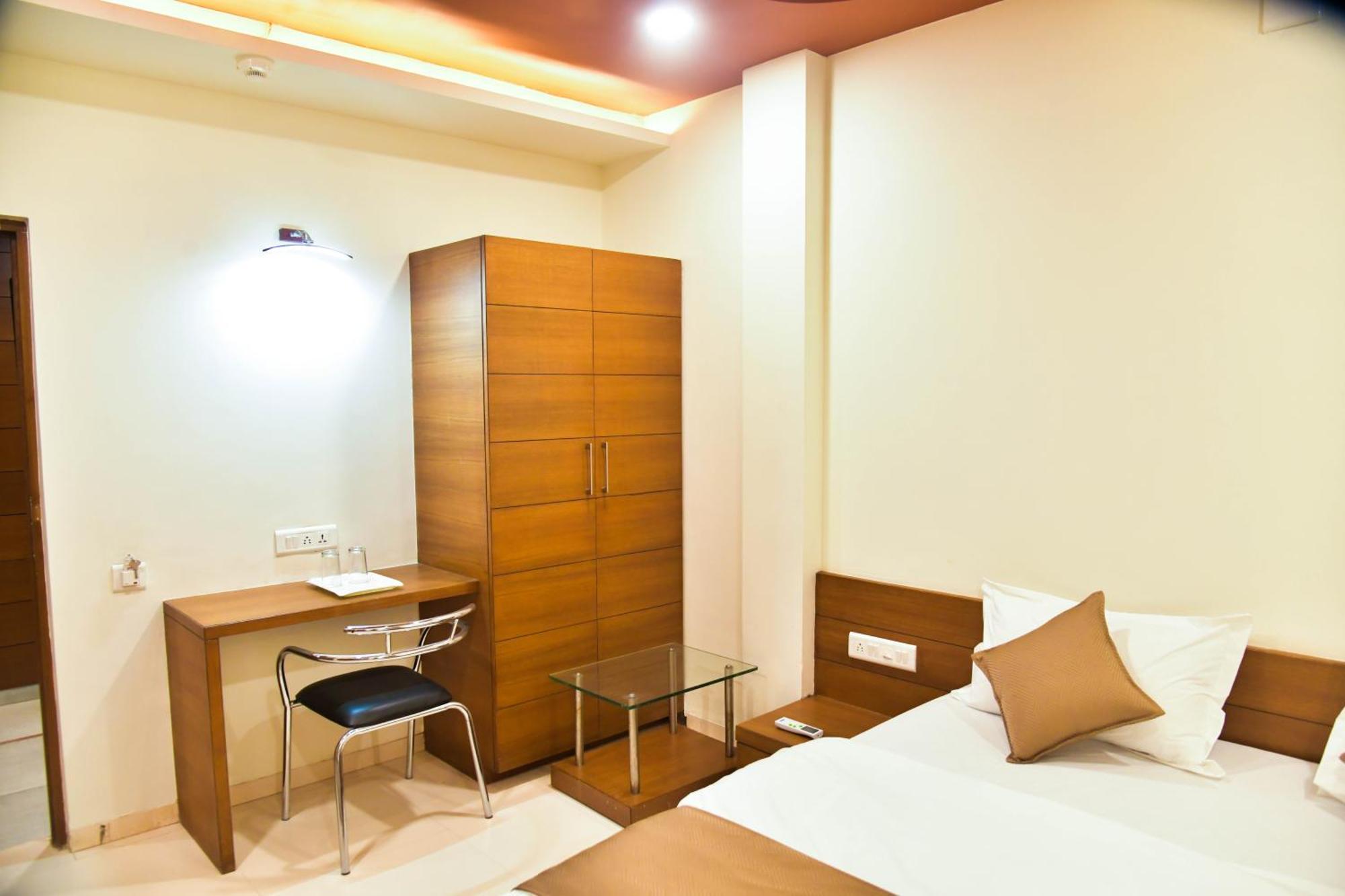 Hotel Ashooka Inn Gandhinagar Eksteriør billede