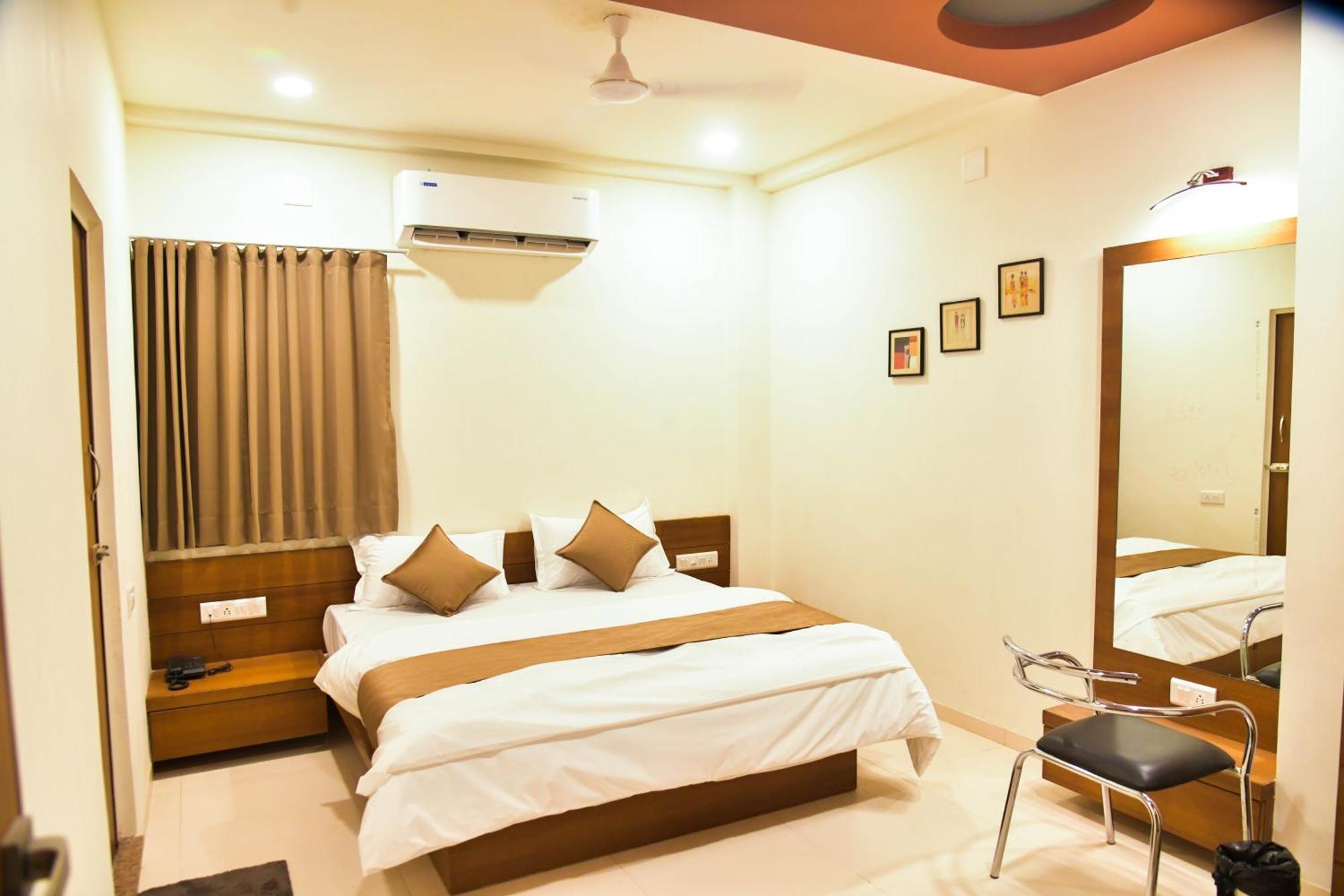 Hotel Ashooka Inn Gandhinagar Eksteriør billede